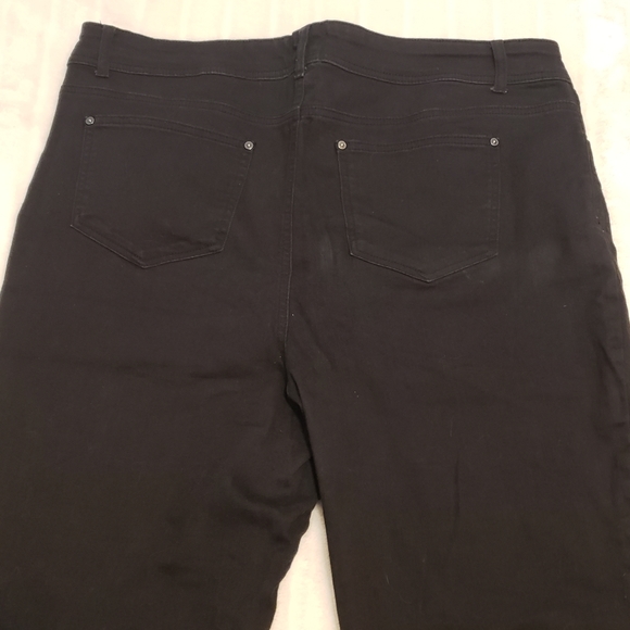 DC Jeans Slightly Curvy Beaded Detail Jeans - Picture 16 of 16